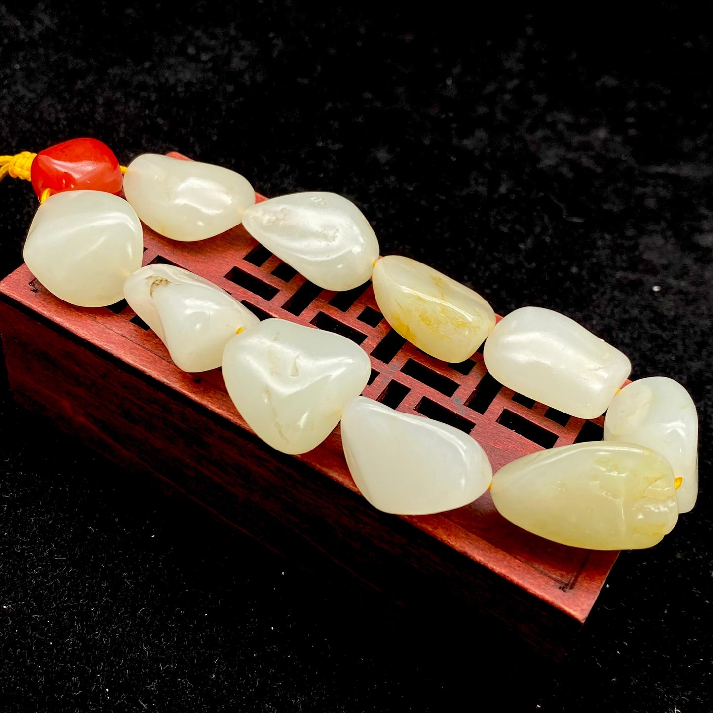 和田玉洒金皮【精品手串】(63.2g)