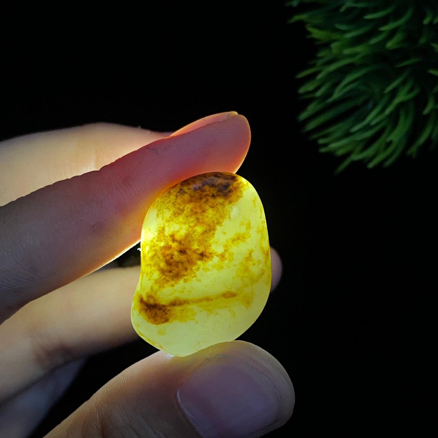 和田玉红皮籽料原石(6g)