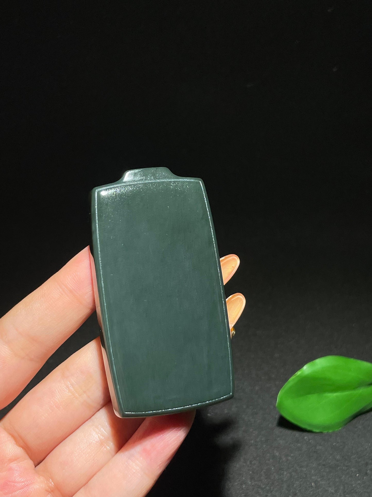 和田玉沙枣青无事牌(75.0g)