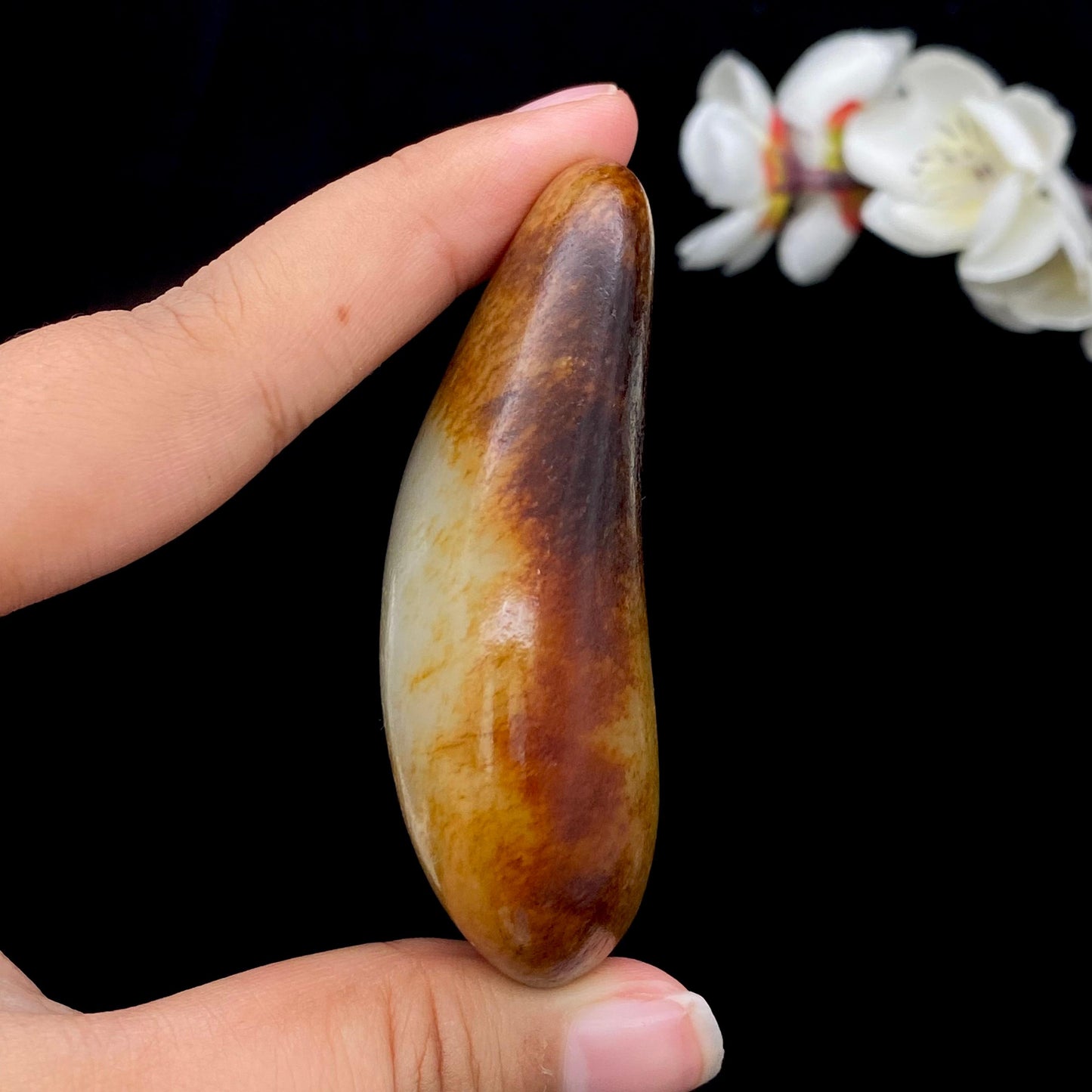 和田玉洒红皮籽料原石(123.1g)