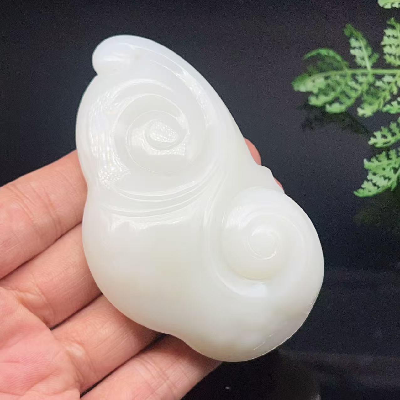 和田玉羊脂白玉吉祥如意把件（177.57g） – 厚德载玉