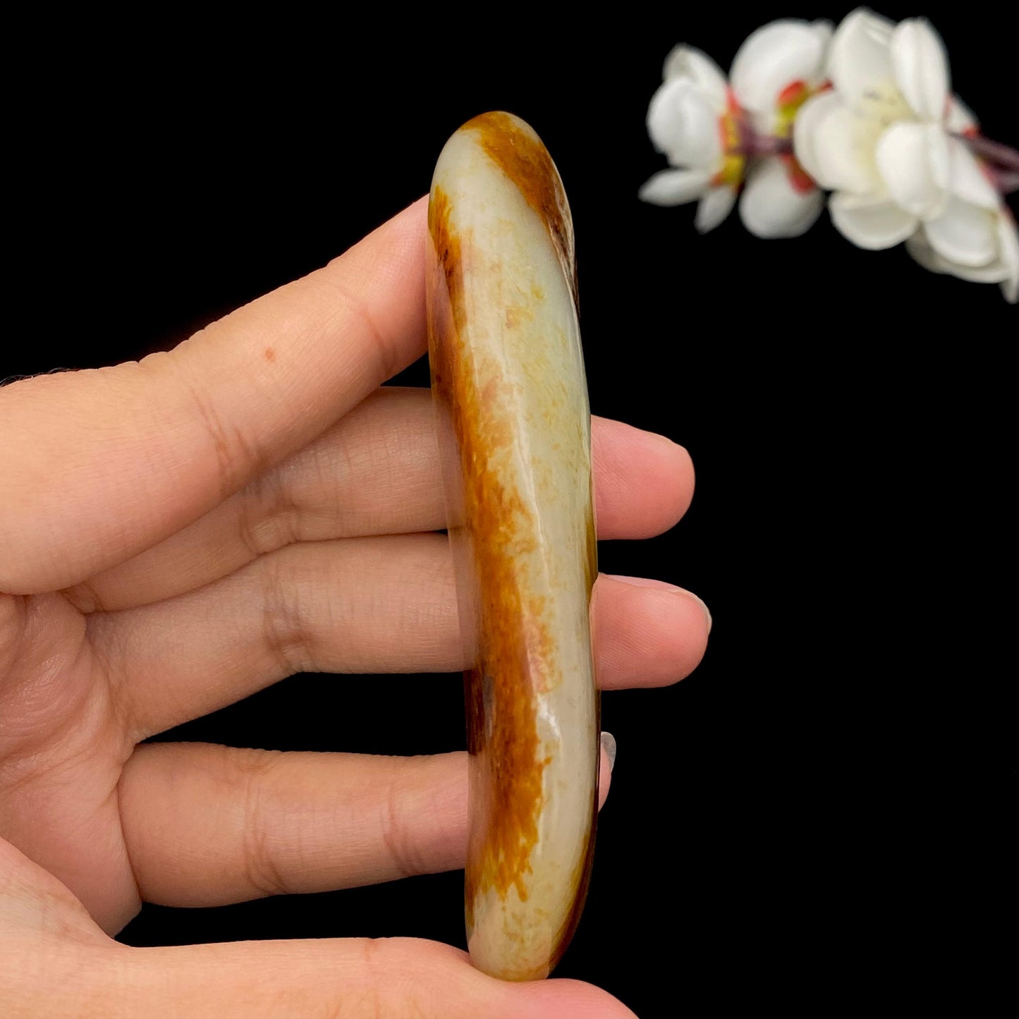 和田玉聚红皮籽料手把件(76.4g)