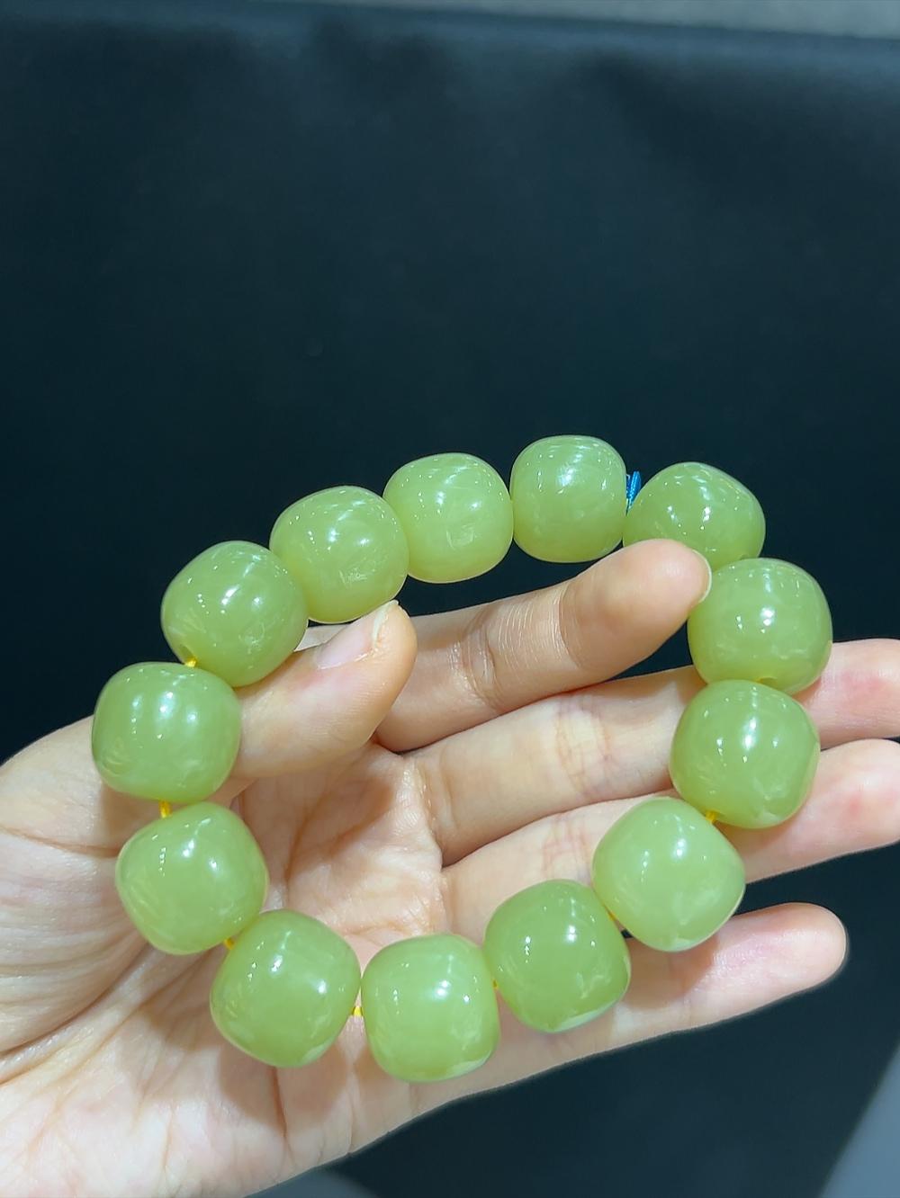 和田玉黄玉老型珠手串(88.2g)