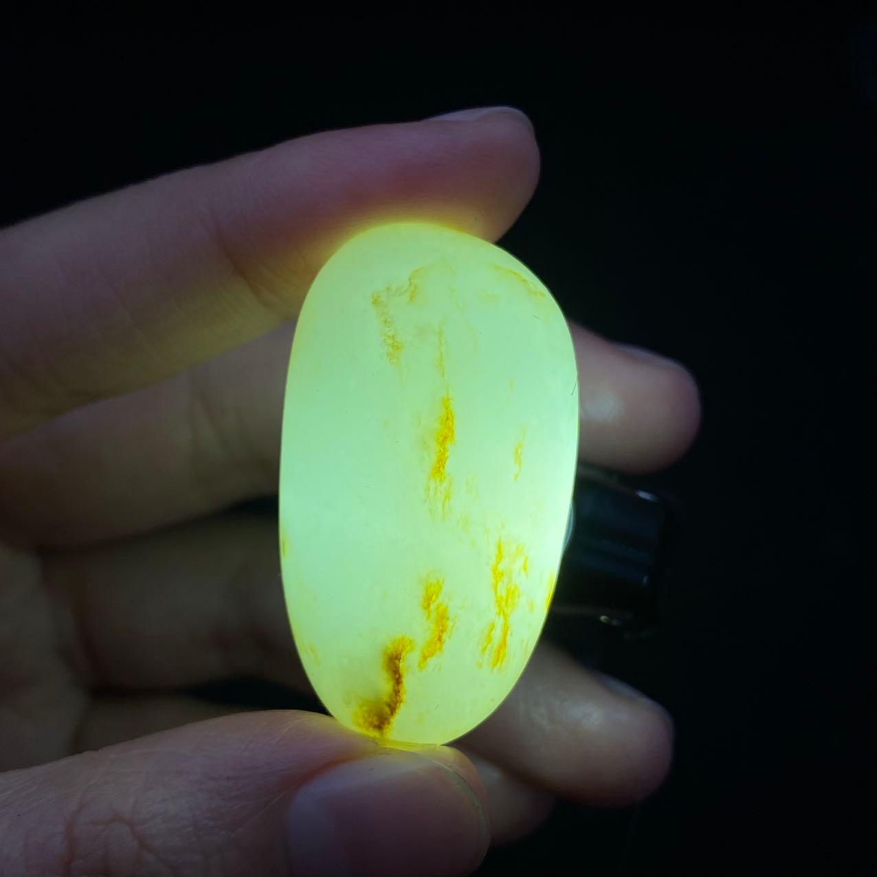 和田玉洒金皮籽料原石(22.1g)