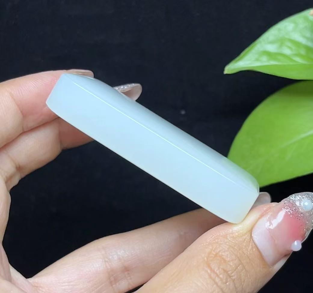 和田羊脂玉平安无事牌(76.1g)