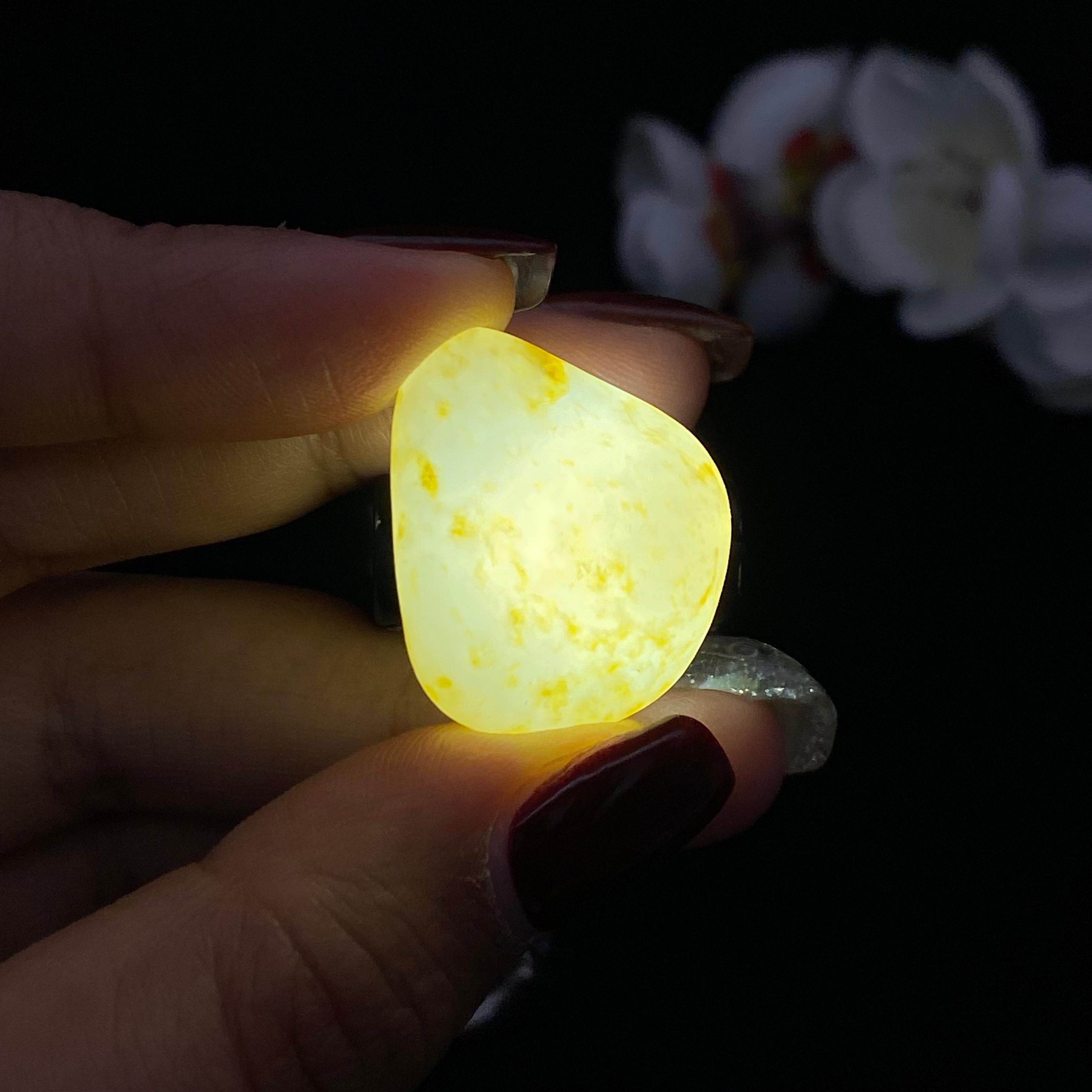 和田玉洒金皮籽料吊坠籽(8.1g)