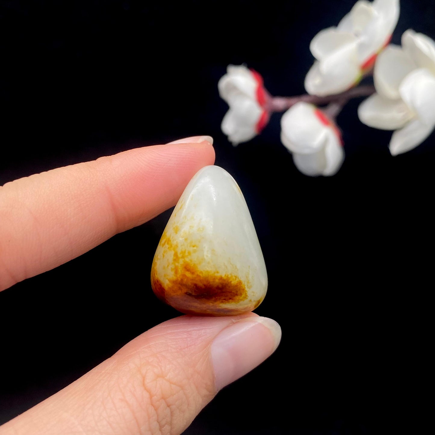 和田玉聚红皮籽料原石(16.1g)