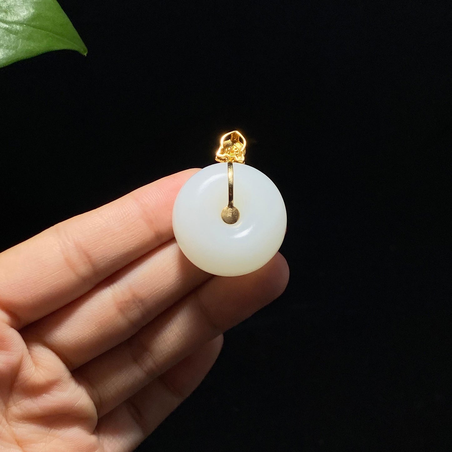 精品和田羊脂白玉金镶嵌平安扣(20.0g)