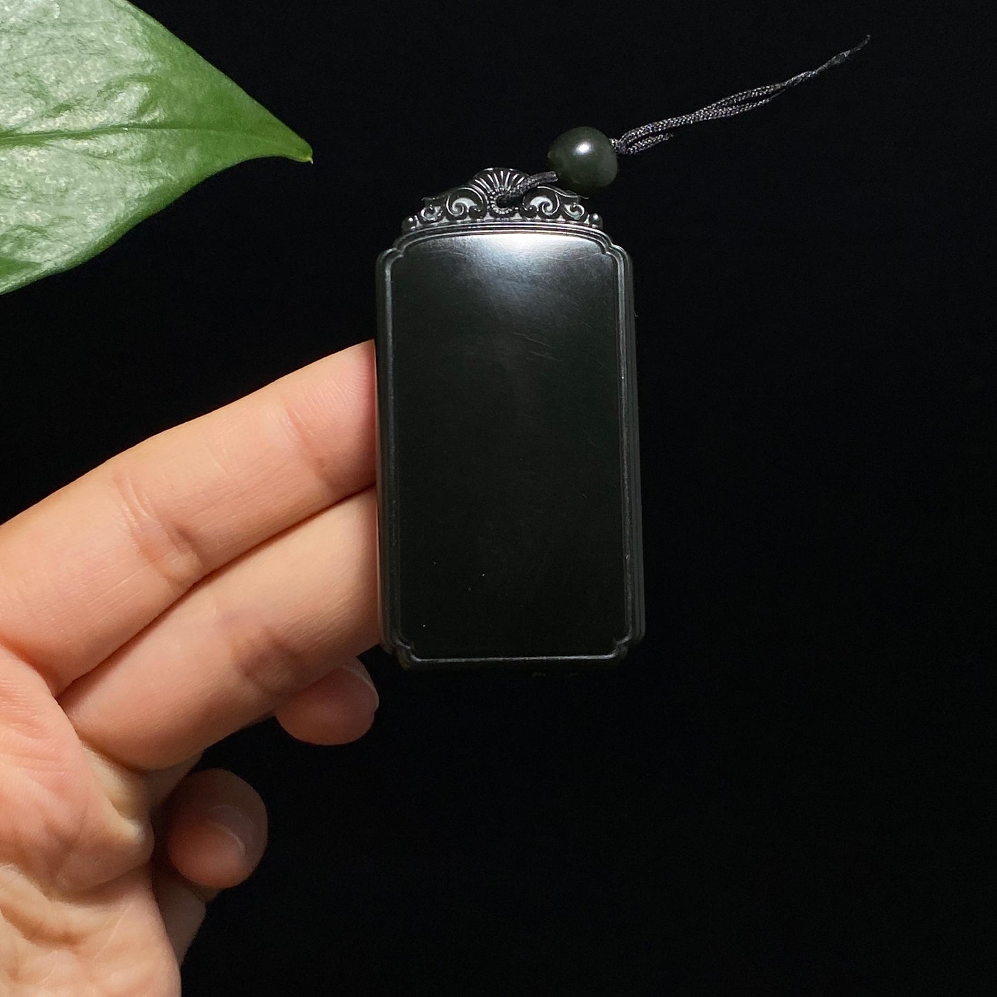 和田玉黑青平安无事牌(38.6g)