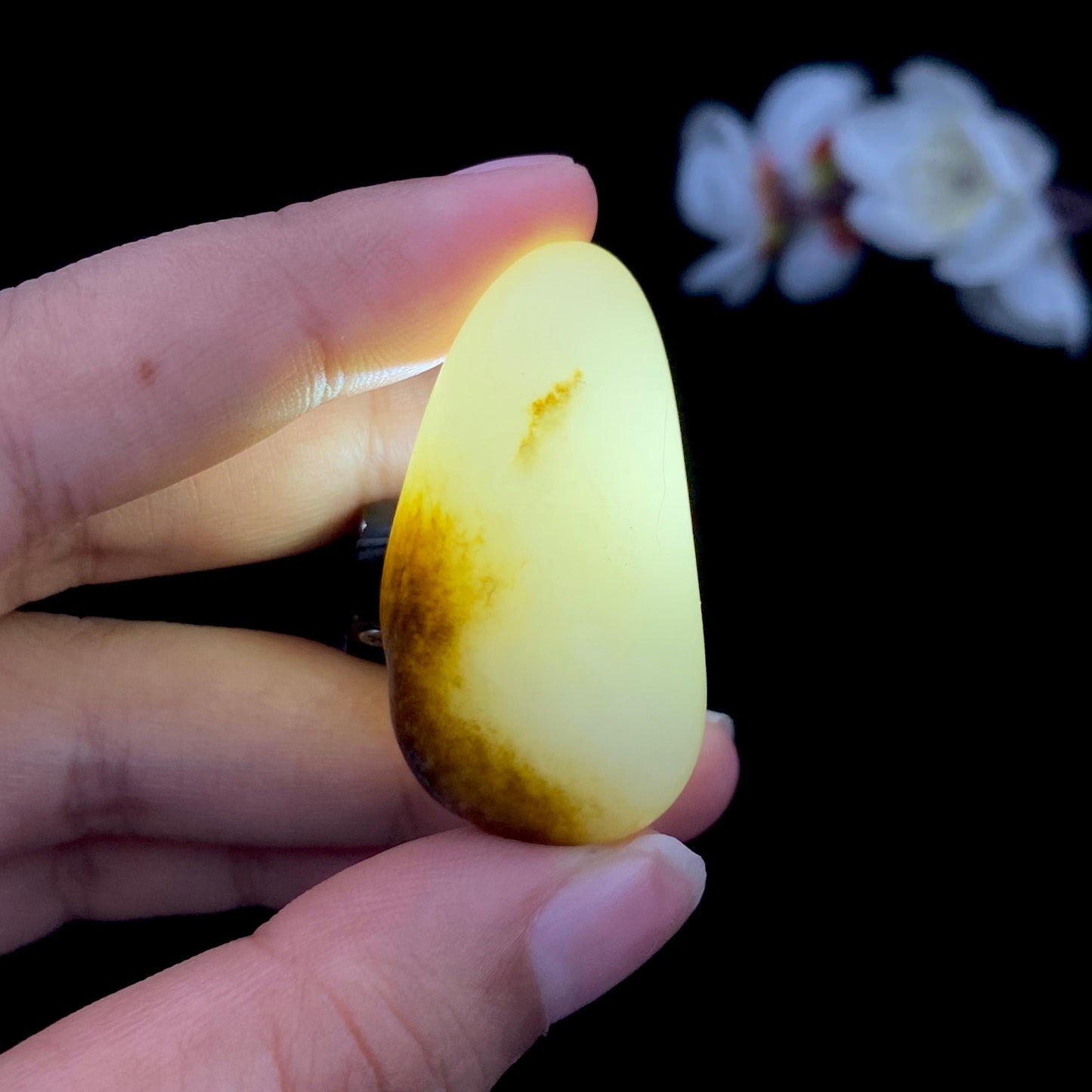 和田玉秋梨皮籽料挂件(23g)