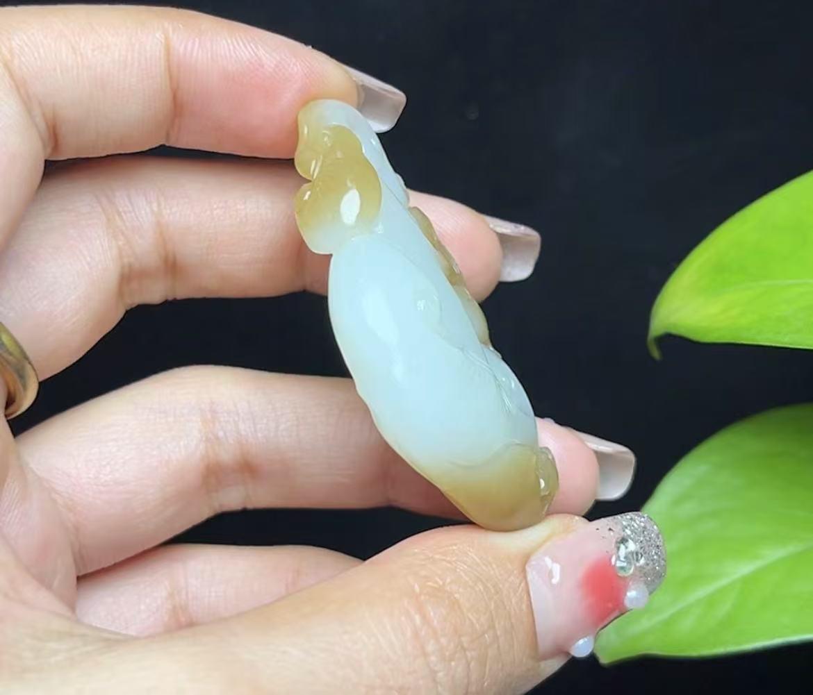和田玉且末糖羊脂玉玉如意(22.6g)