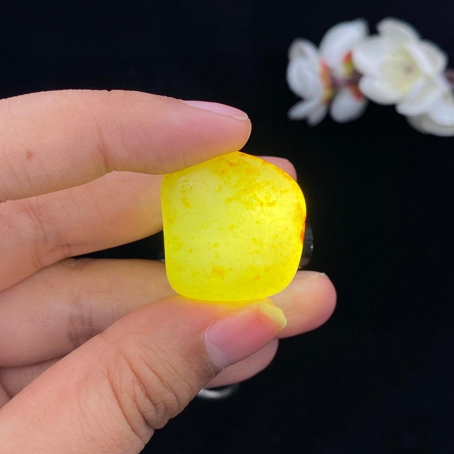 和田玉洒金皮籽料吊坠籽(15.2g)