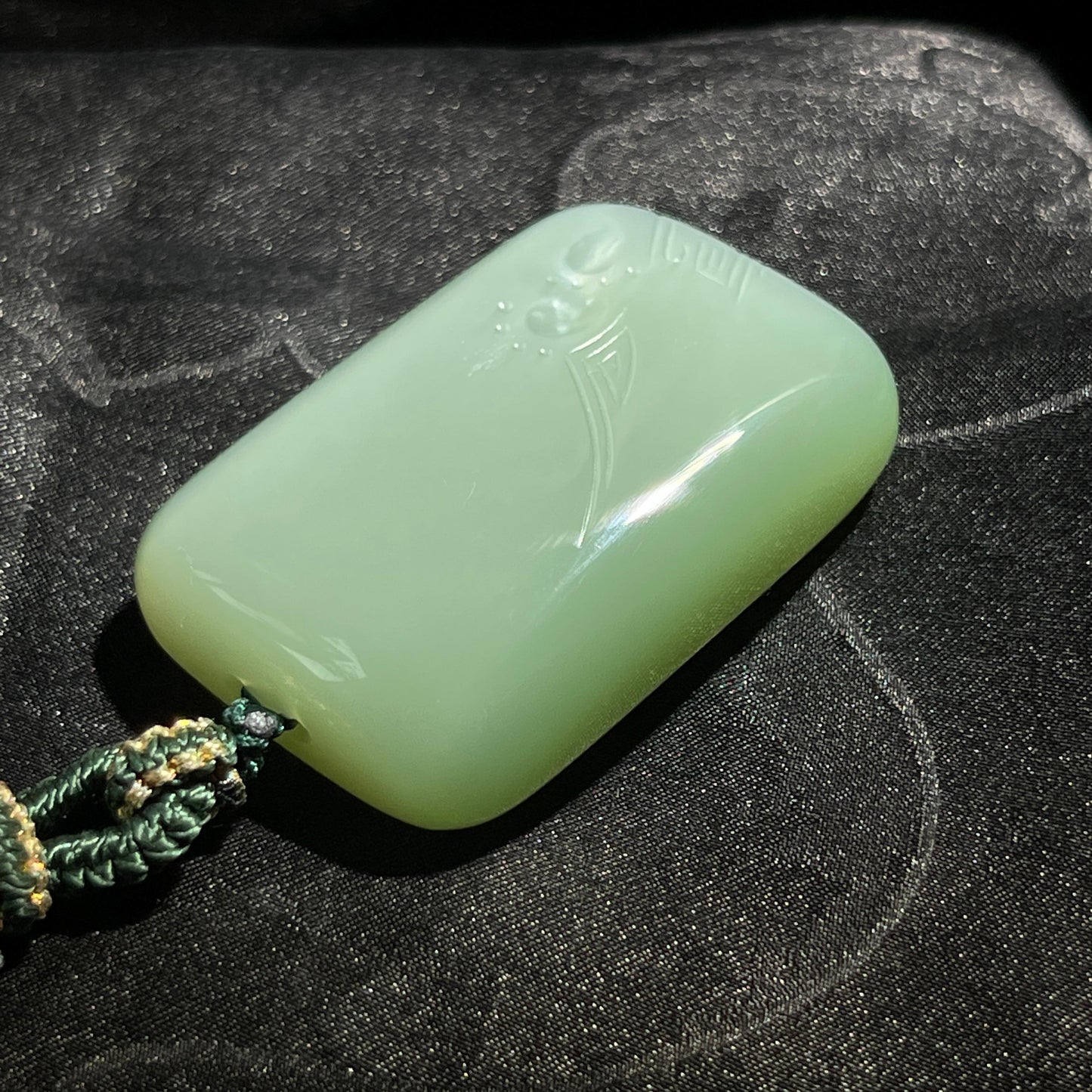 和田玉碧玉粉青佛公牌(32.0g)