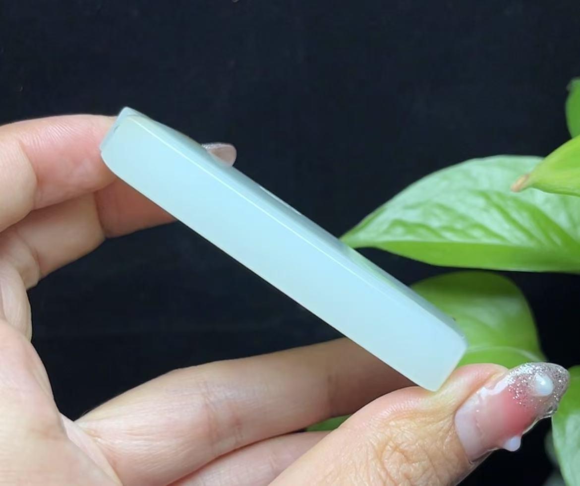 新疆和田玉且末糖仿古龙平安无事牌(78.6g)