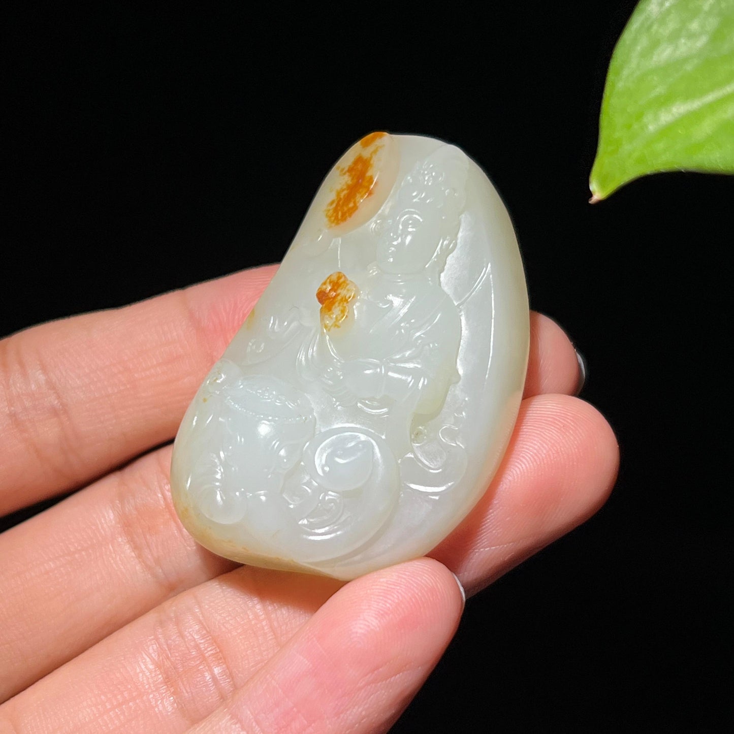 和田玉籽料红皮白肉普贤观音挂件(41.6g)