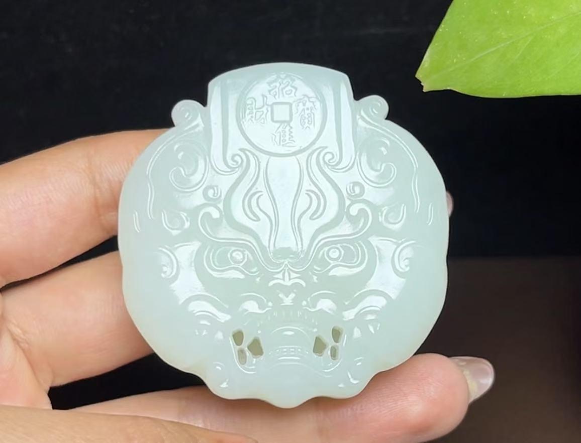 和田羊脂玉守护神皮带扣(71.5g)