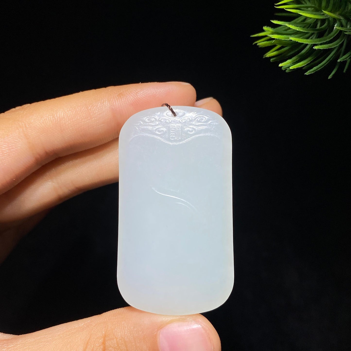 和田玉羊脂白玉无事牌(22.8g)