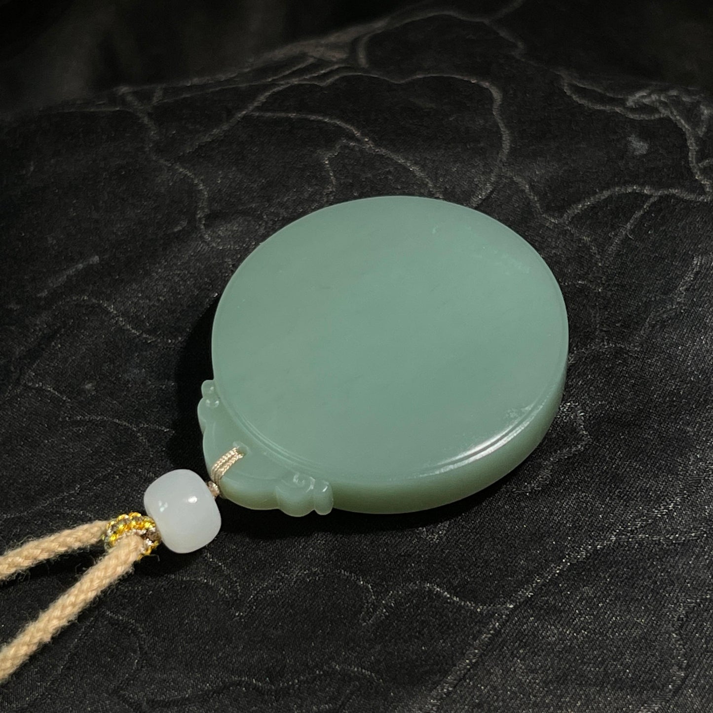 和田玉碧玉粉青圆牌(27.3g)