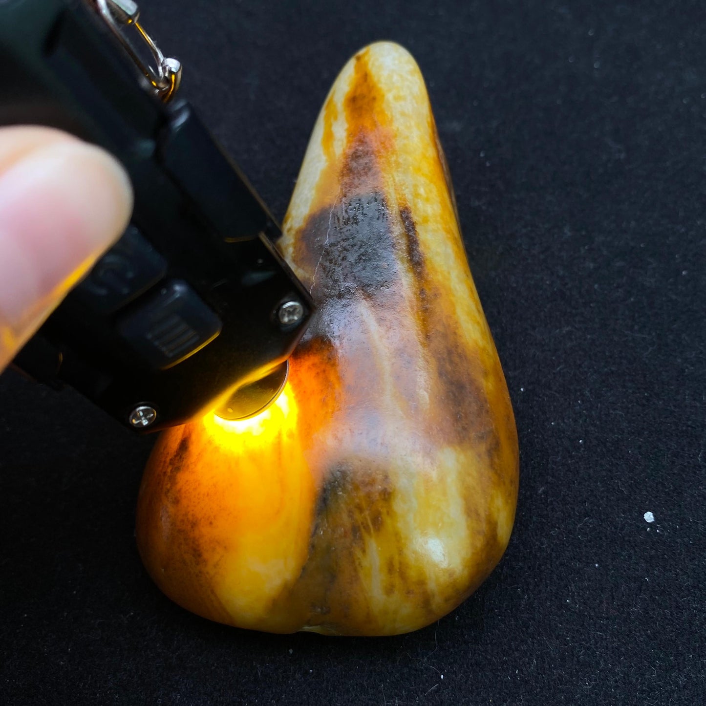 和田玉黄沁皮籽料原石(166g)