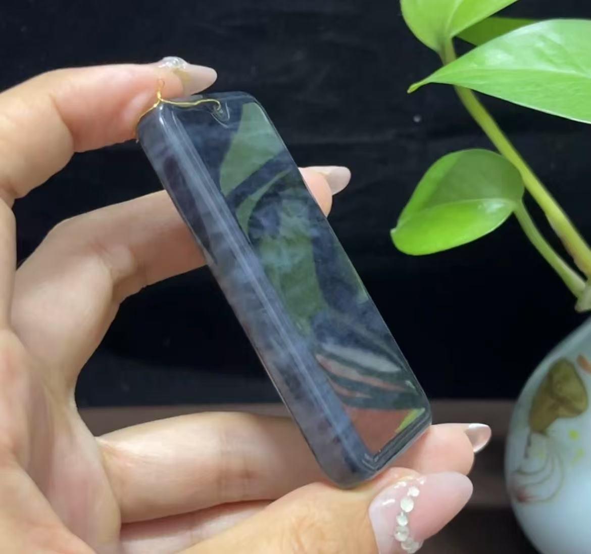 和田玉籽料意境青花平安无事牌(60.7g)