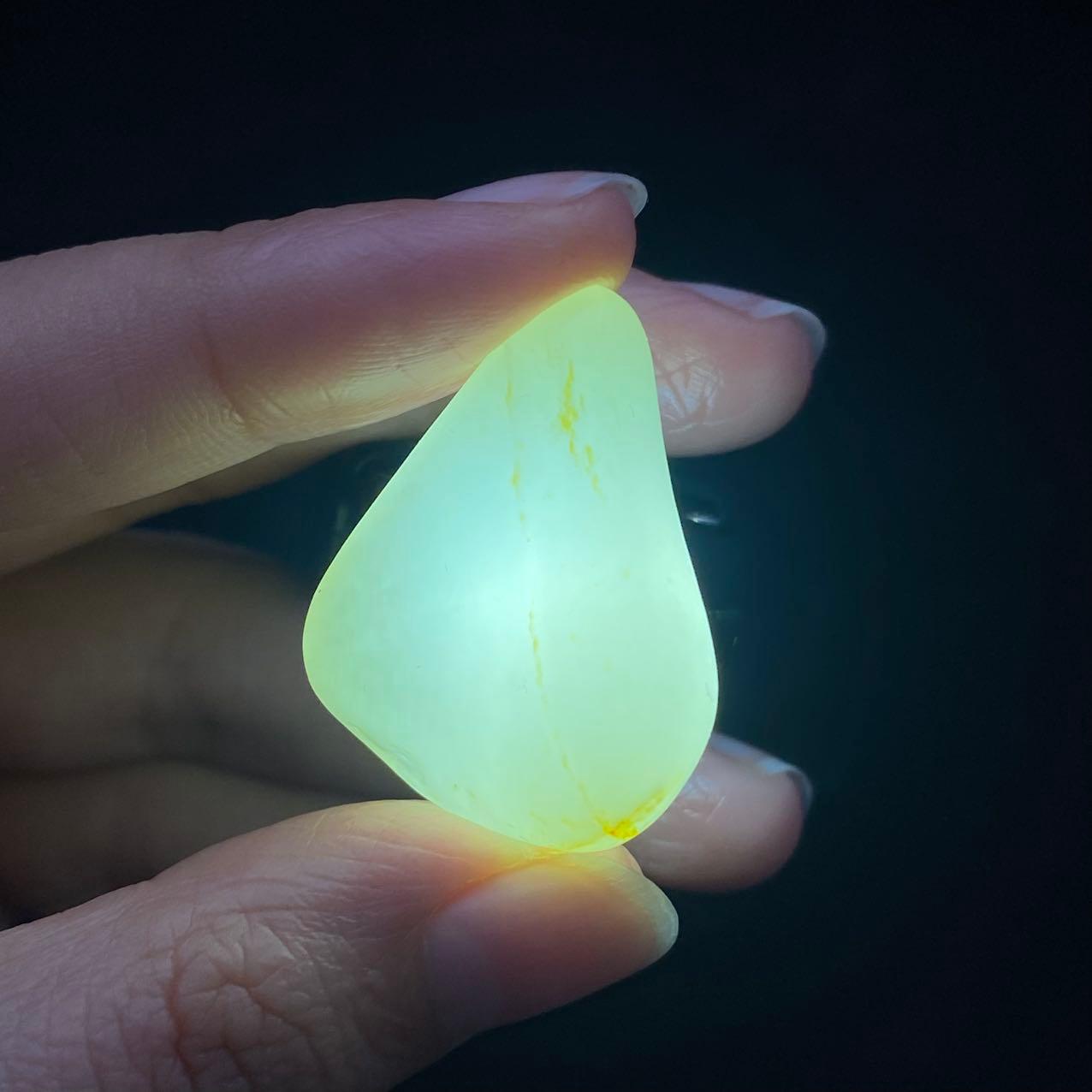和田玉洒金皮籽料原石(12g)