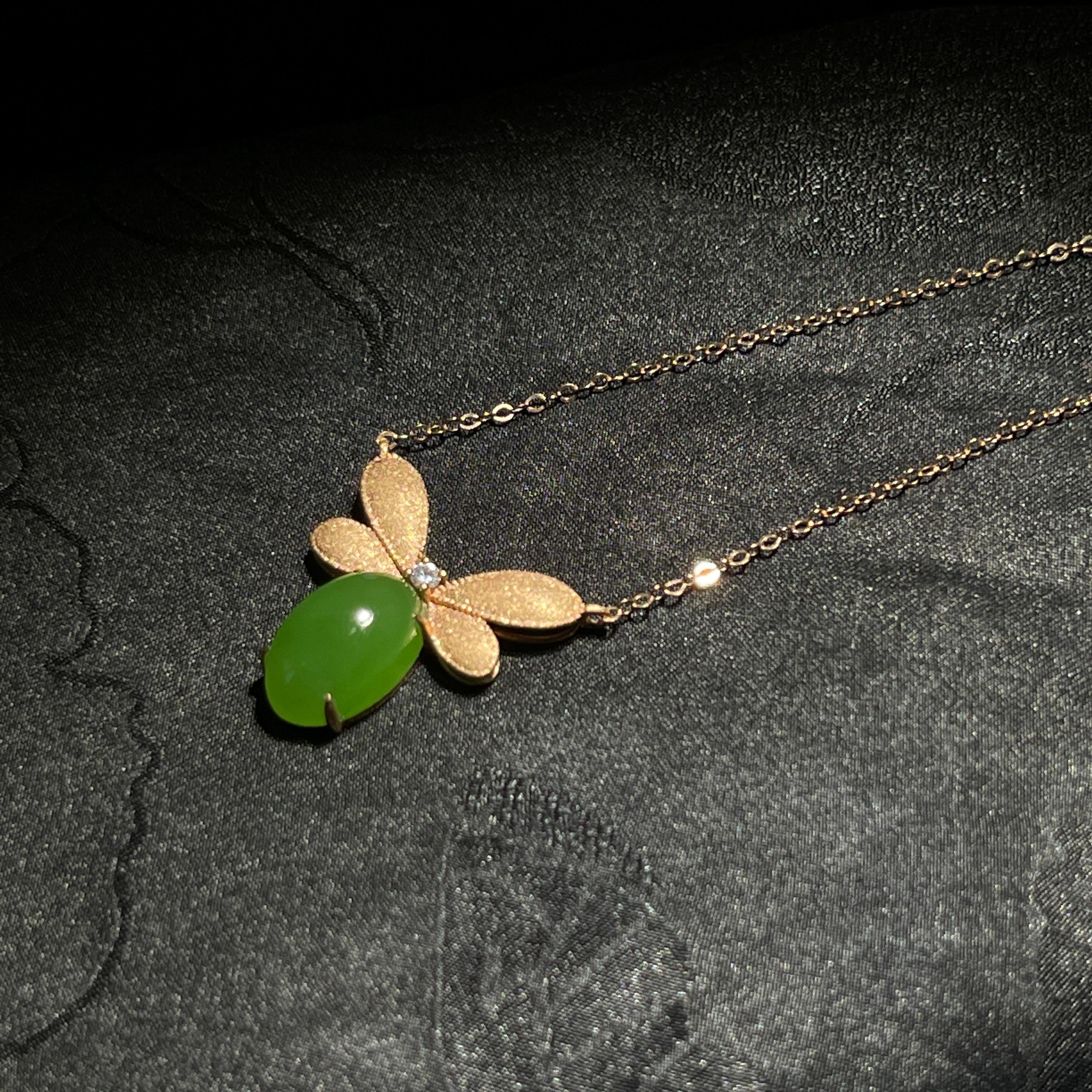 和田玉碧玉苹果绿金镶蜜蜂锁骨链(g)