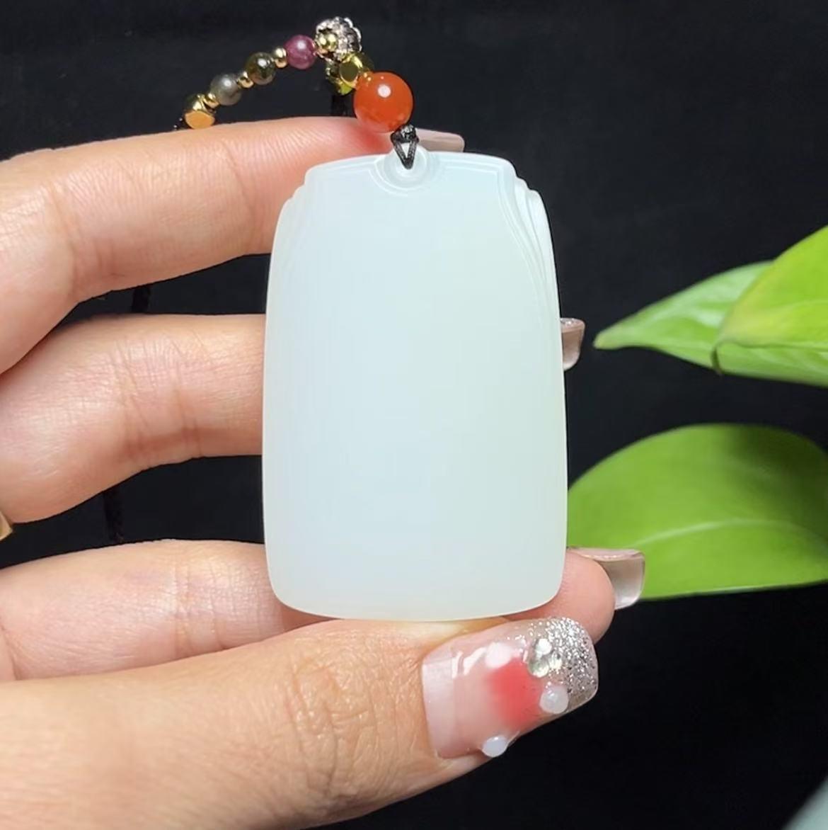 新疆和田玉且末料羊脂玉平安无事牌(32.4g)