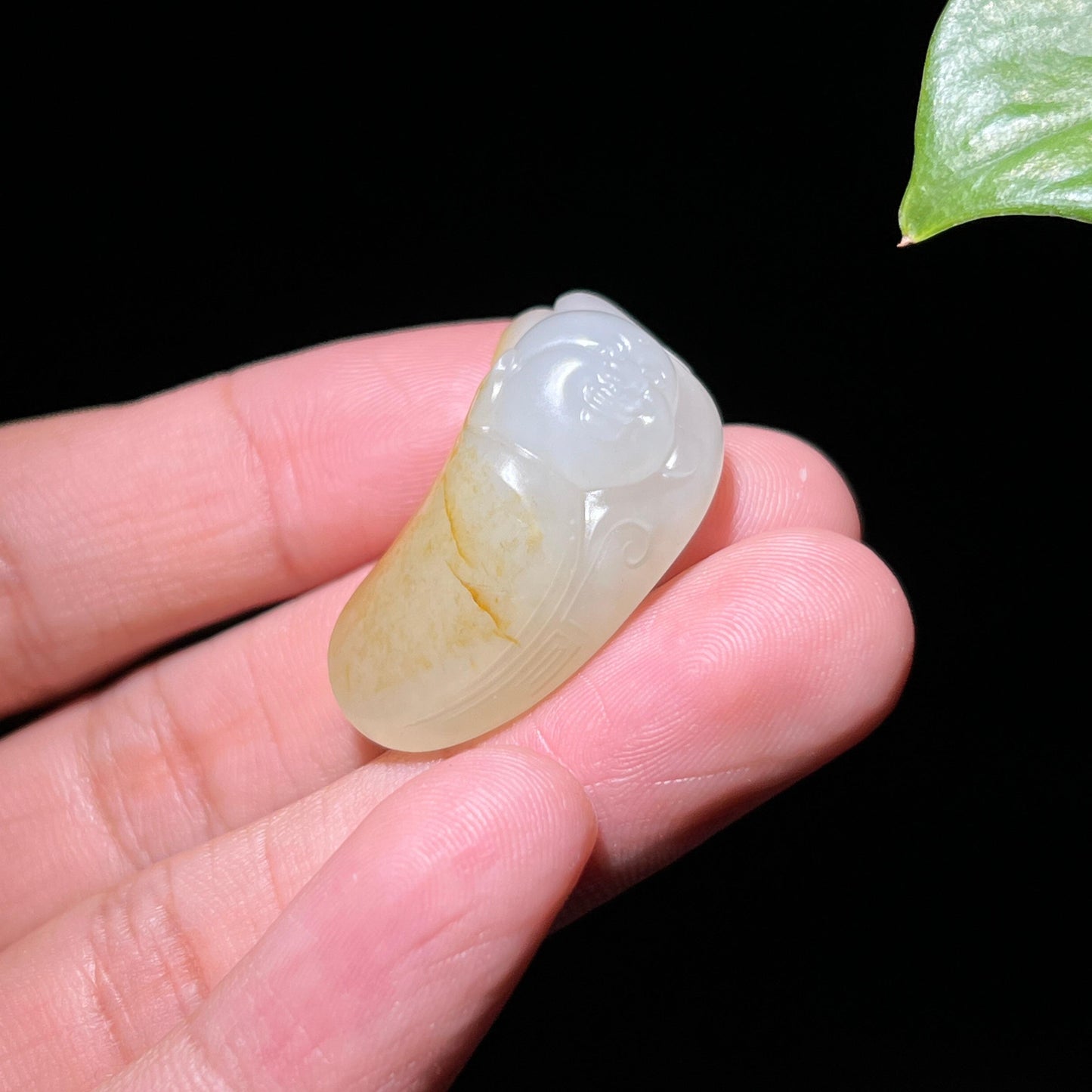 和田玉籽料洒金皮佛公挂件(10.8g)
