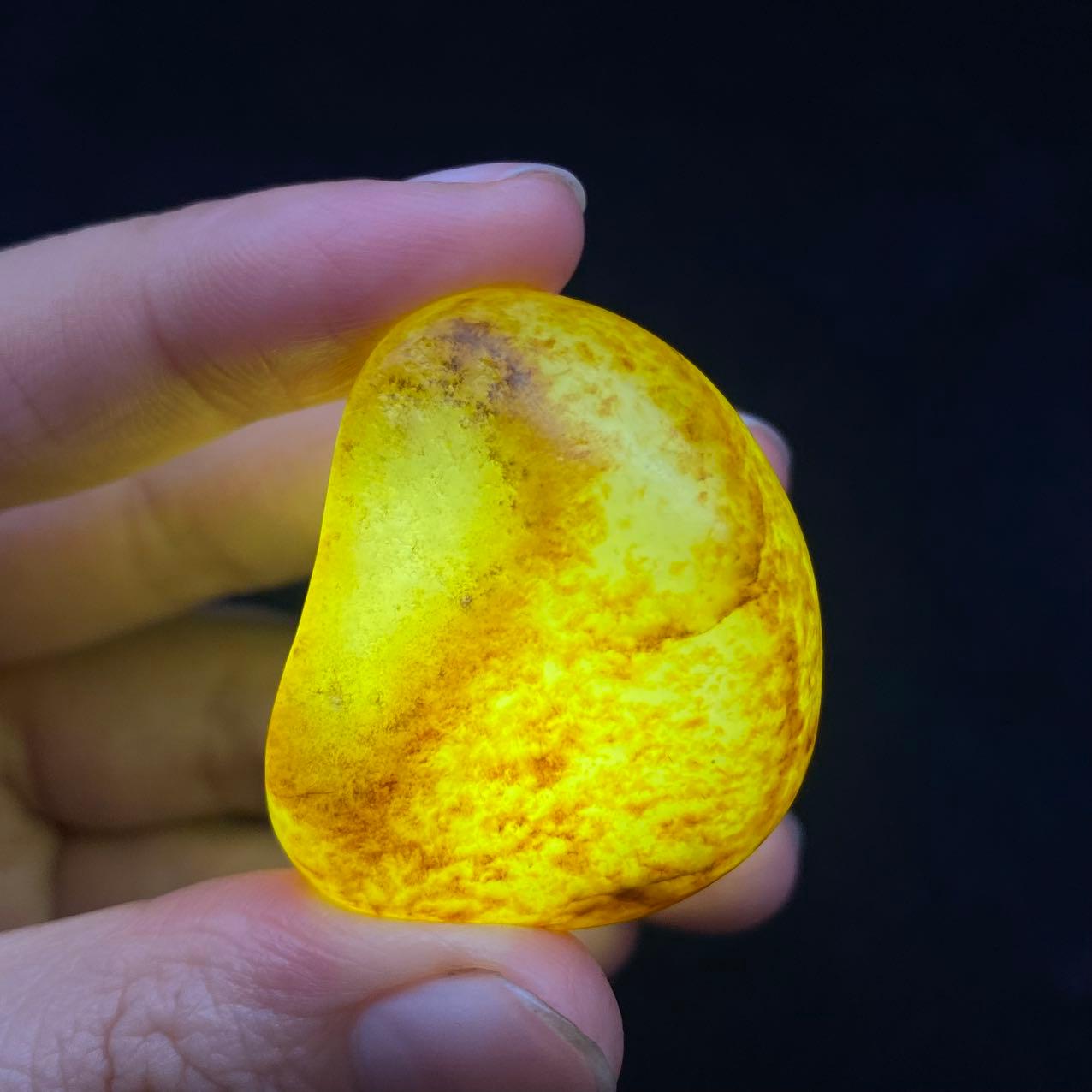 和田玉洒金皮籽料原石(34.4g)