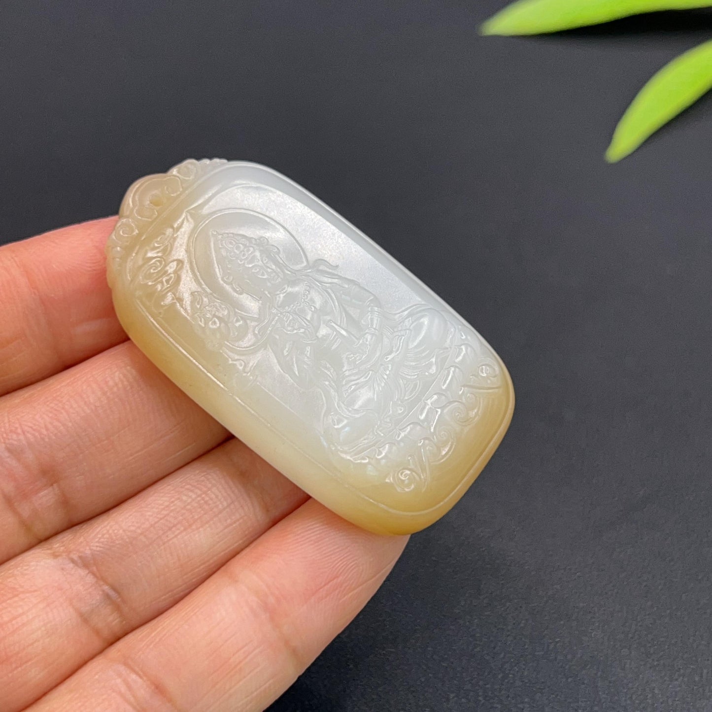 和田玉羊脂白玉糖观音玉牌(31.0g)