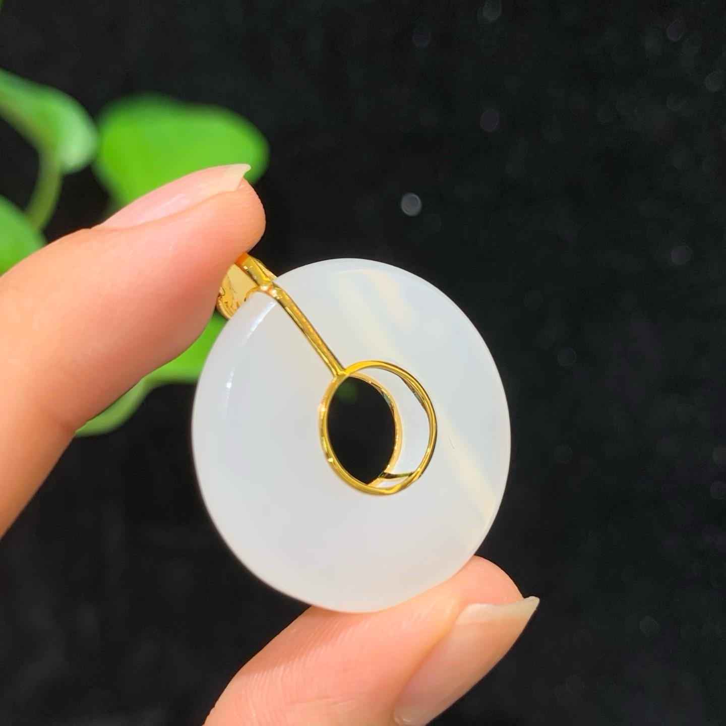 18k金羊脂白玉吊坠01023079(8.1g)