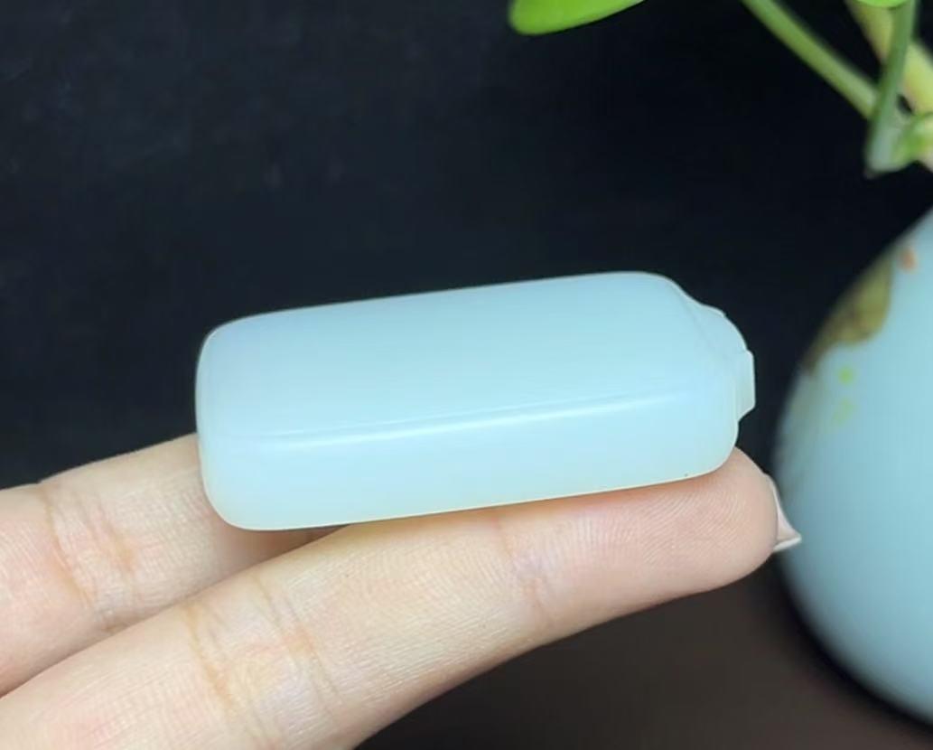 和田羊脂玉平安无事牌(40.7g)