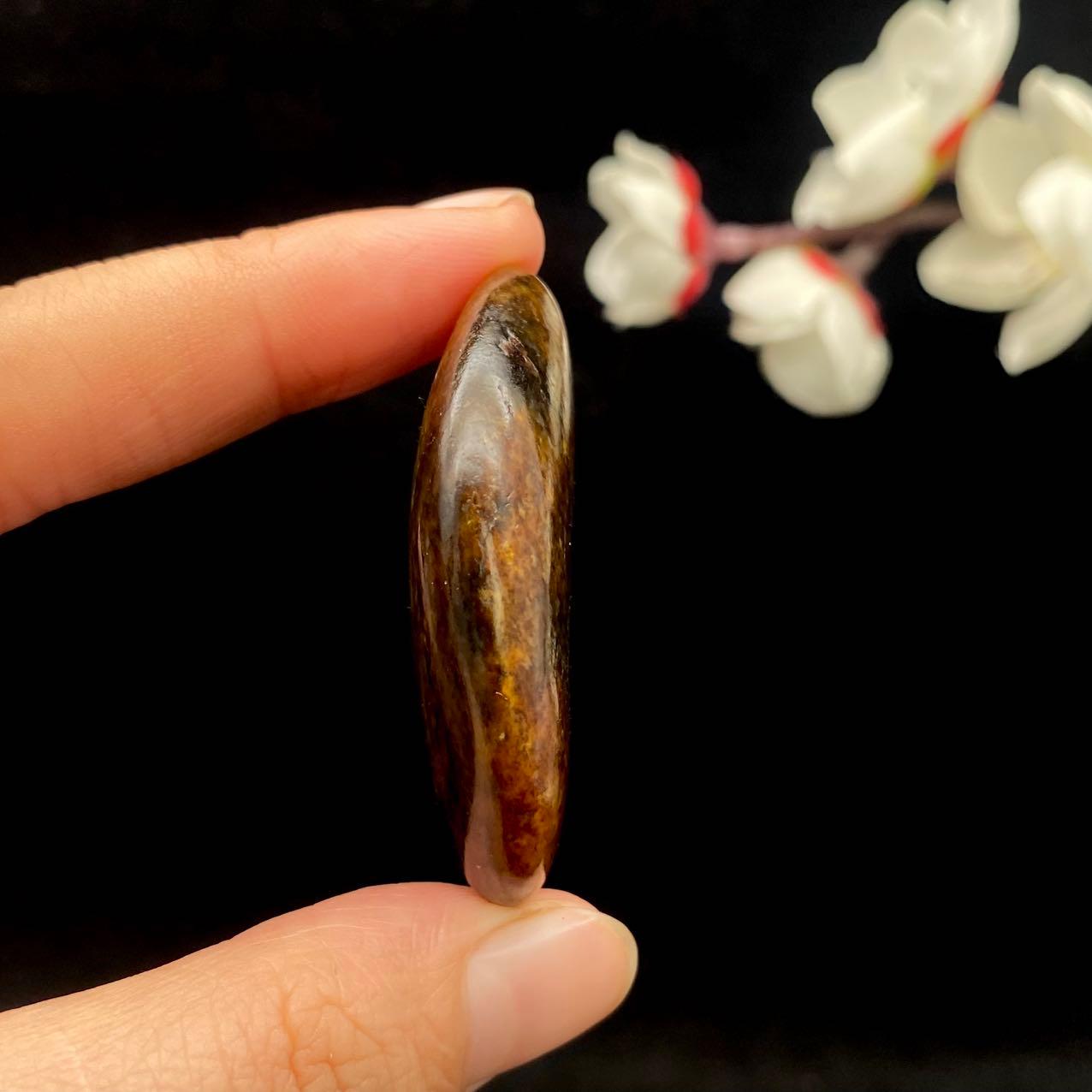 和田玉红皮籽料原石(26.5g)