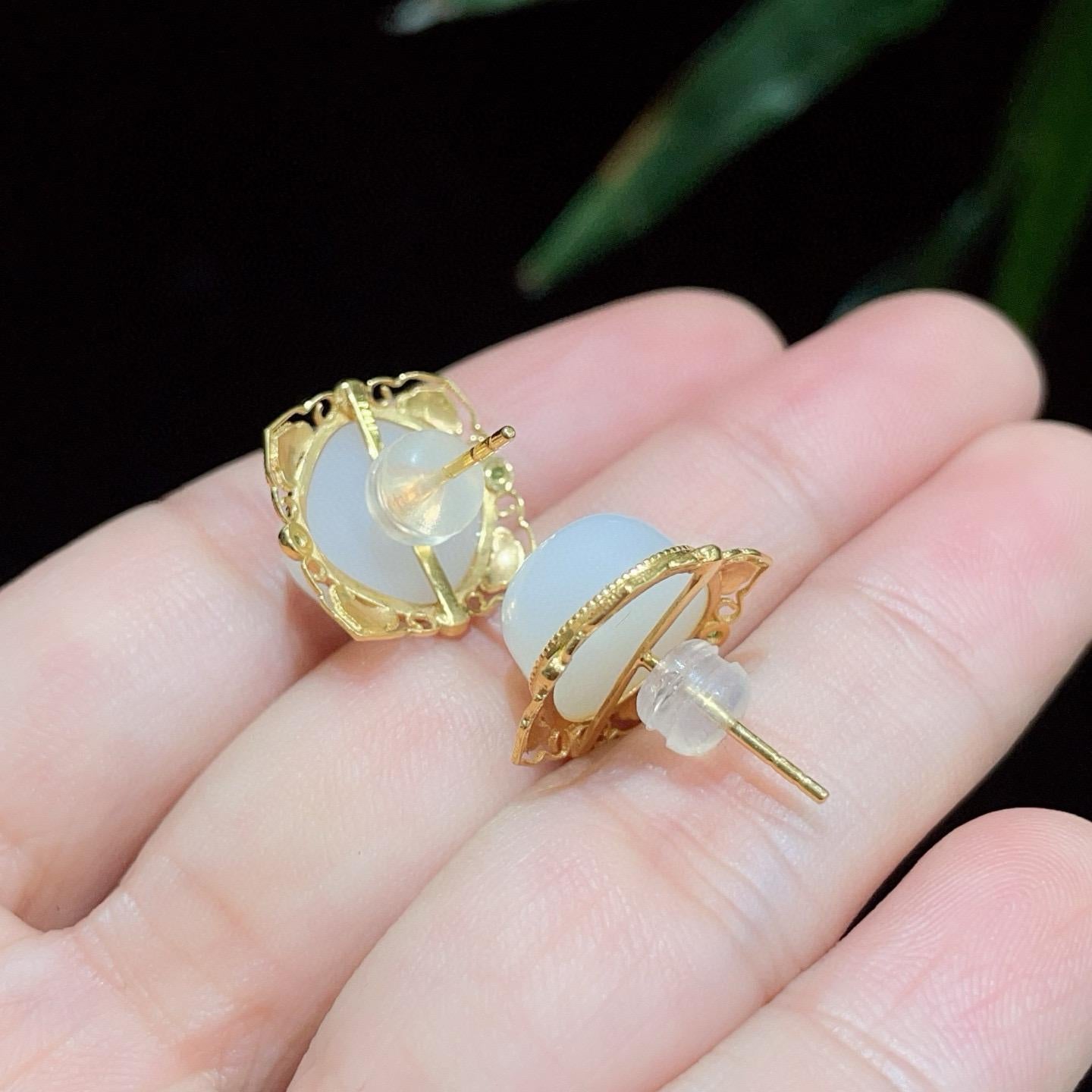 18k金羊脂白玉耳钉00861465(4.3g)