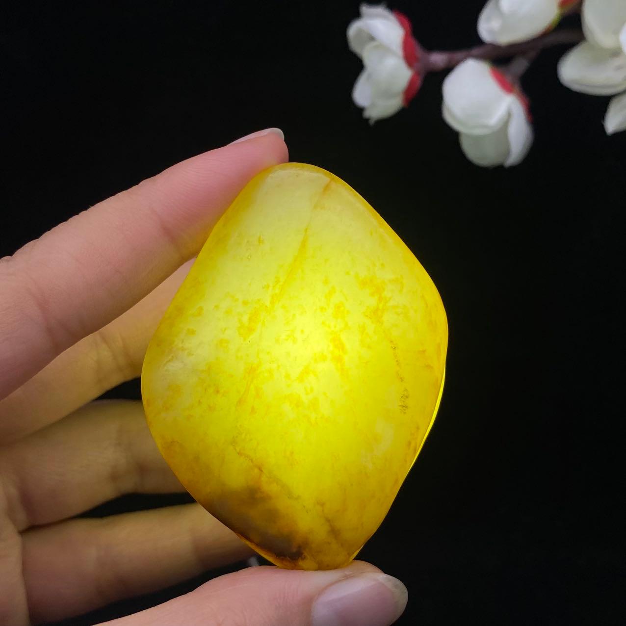 和田玉洒金皮籽料原石(61.7g)