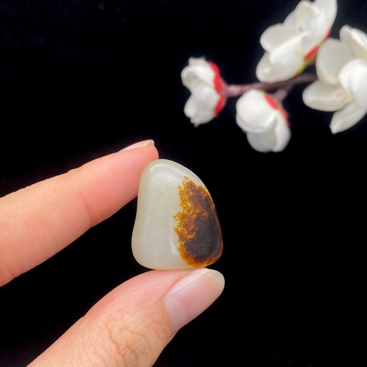 和田玉聚红皮籽料原石(9g)