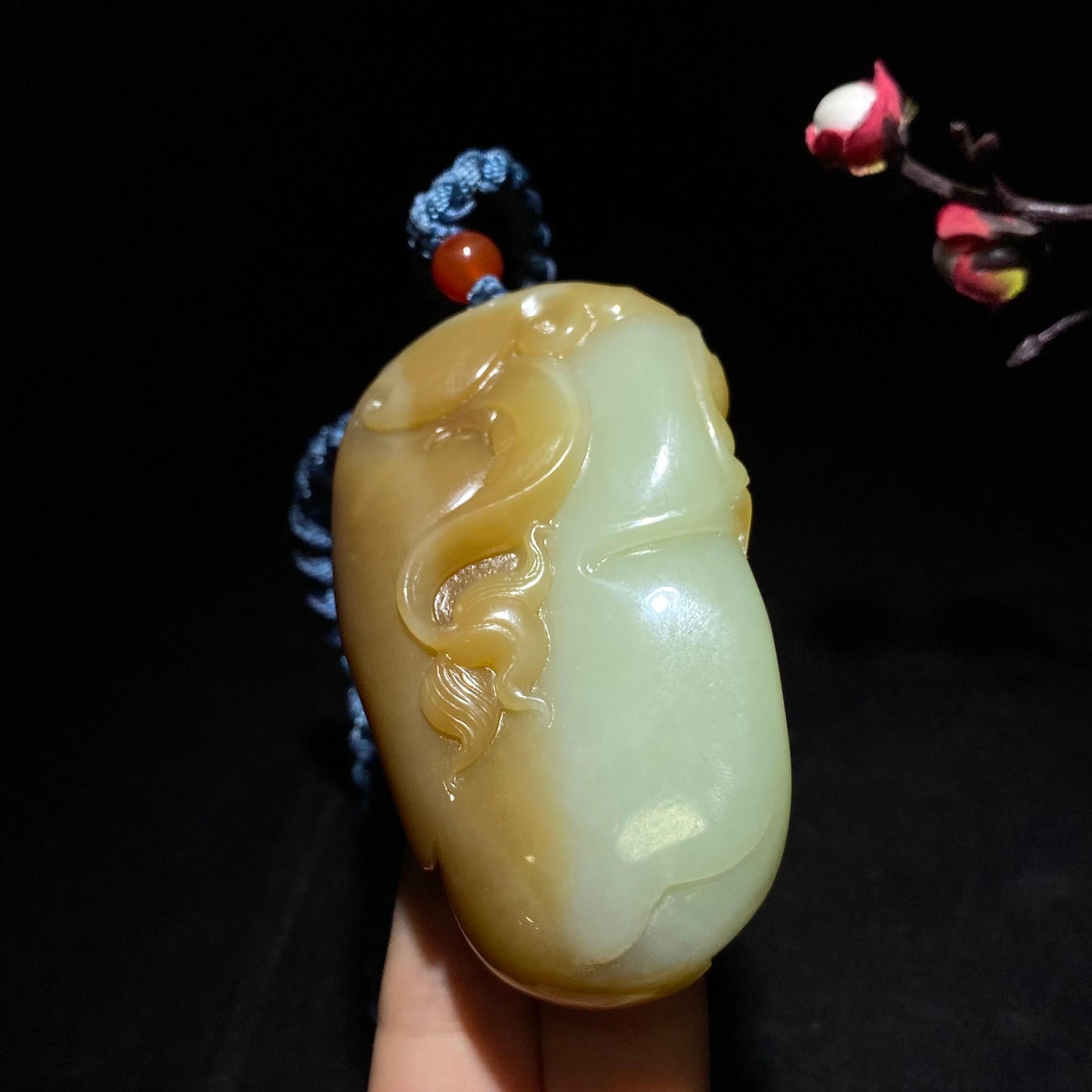 高品质且末糖白玉山料生肖龙手把件(137.5克)