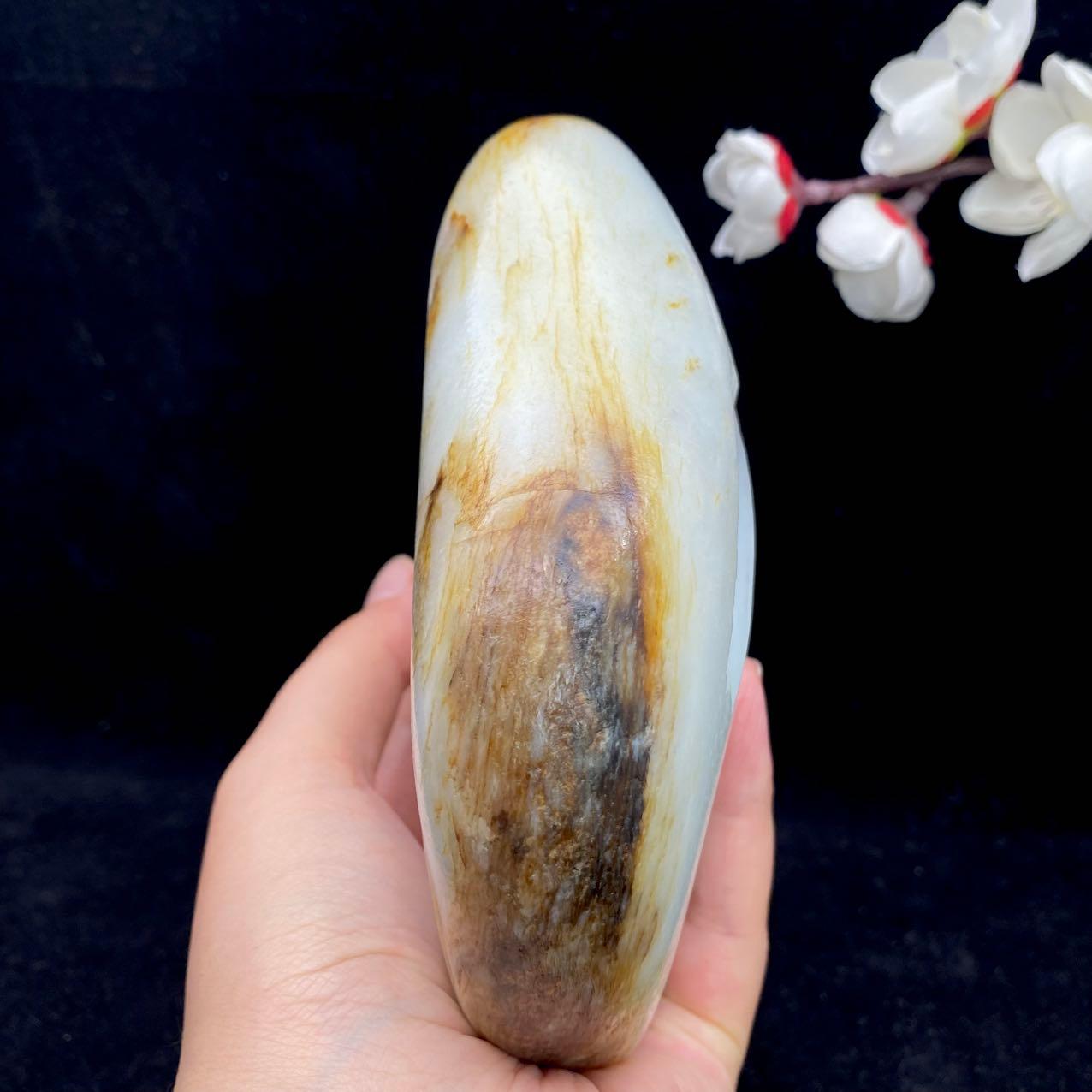 和田玉洒红皮籽料原石(954.3g)