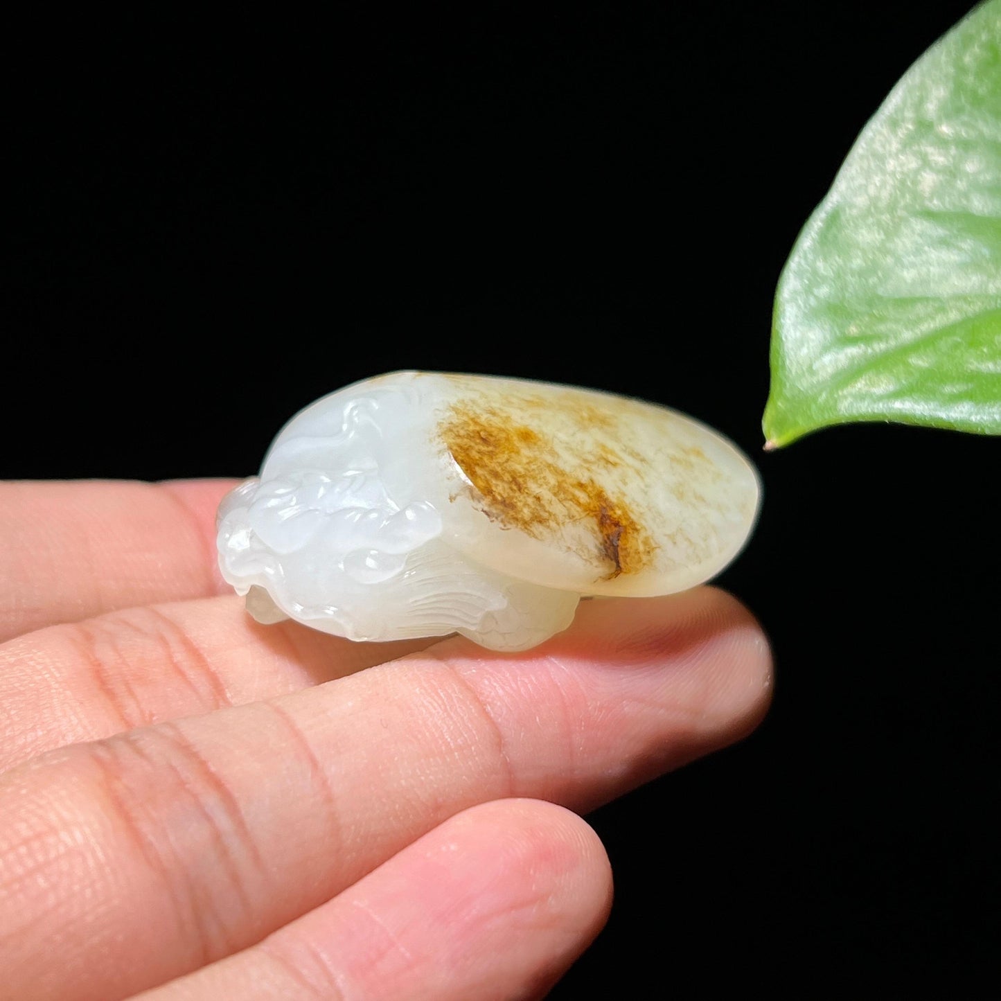 和田玉籽料红皮白肉龙龟挂件(29.4g)