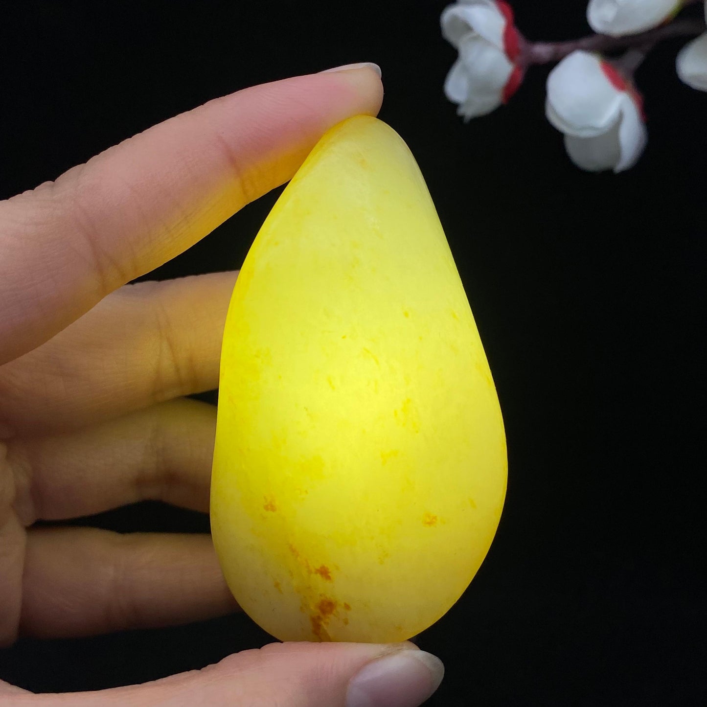 和田玉洒金皮籽料原石(68.1g)
