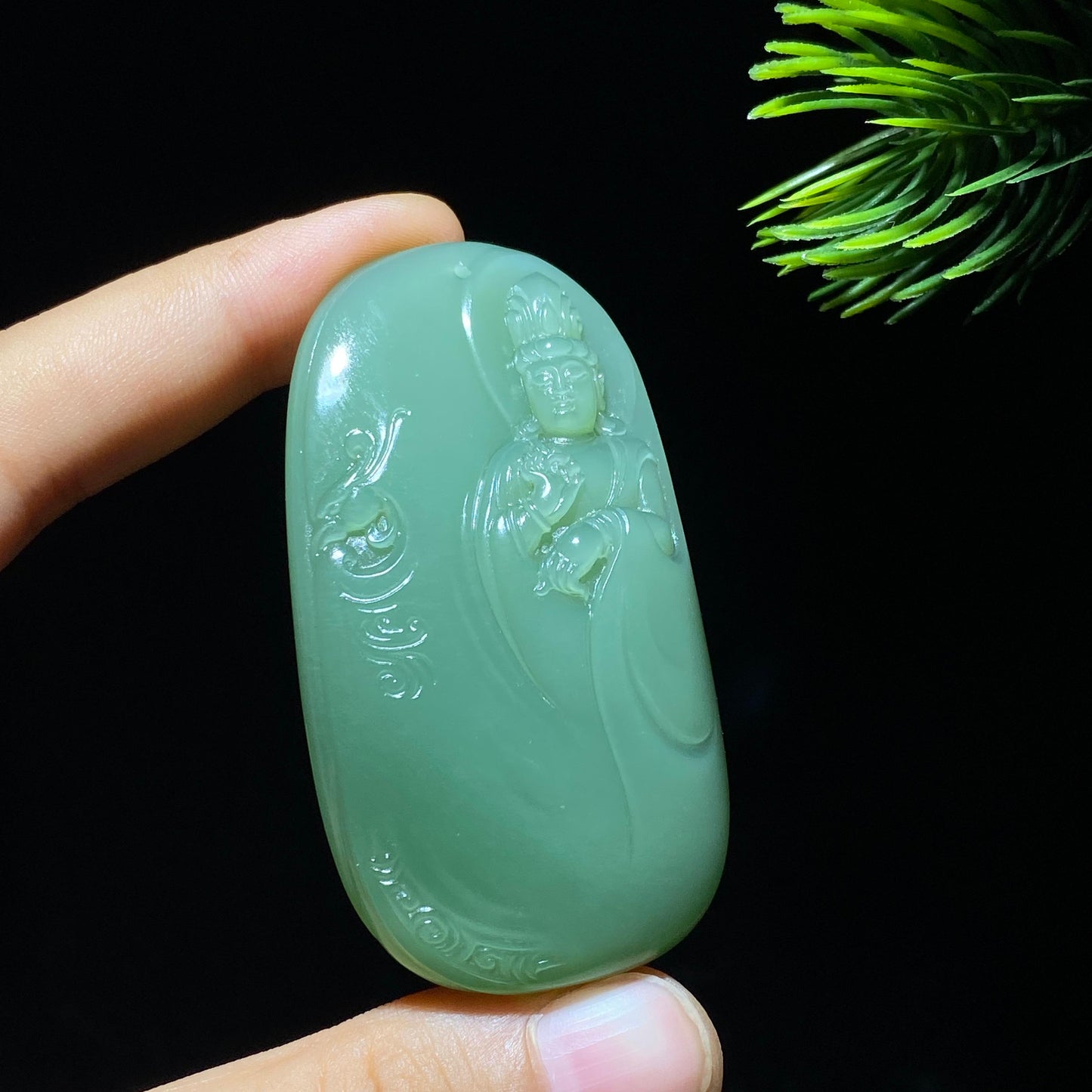 和田玉碧玉粉青观音(49.6g)