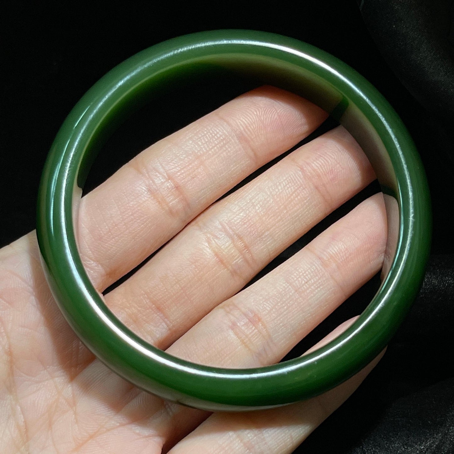 和田玉碧玉辣绿手镯(56.6g)