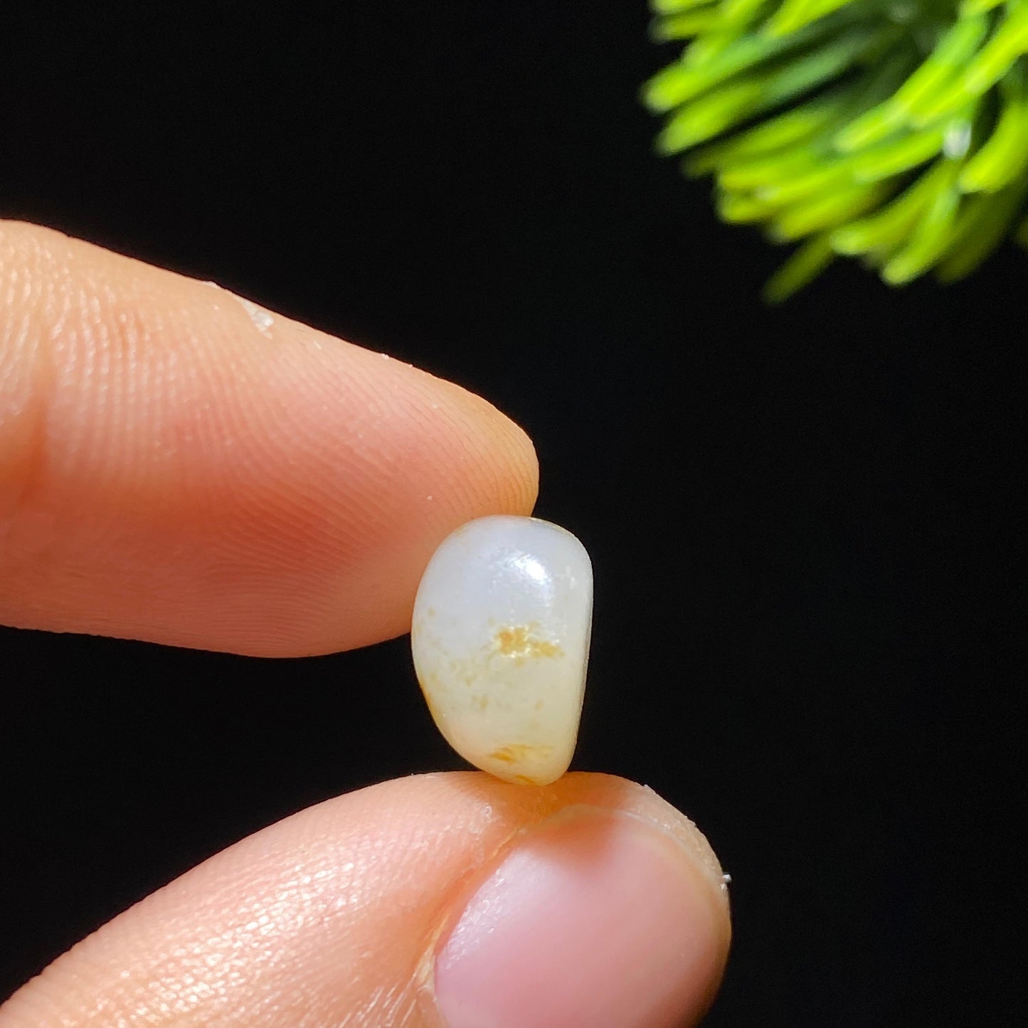 和田玉白玉红金皮籽料原石(1g)
