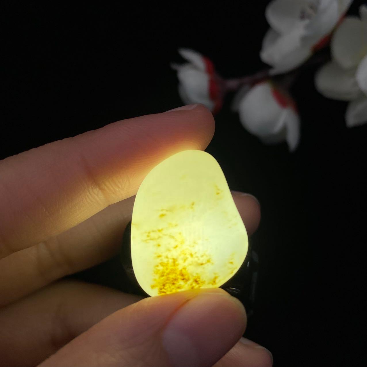 和田玉秋梨皮籽料吊坠籽(9.7g)