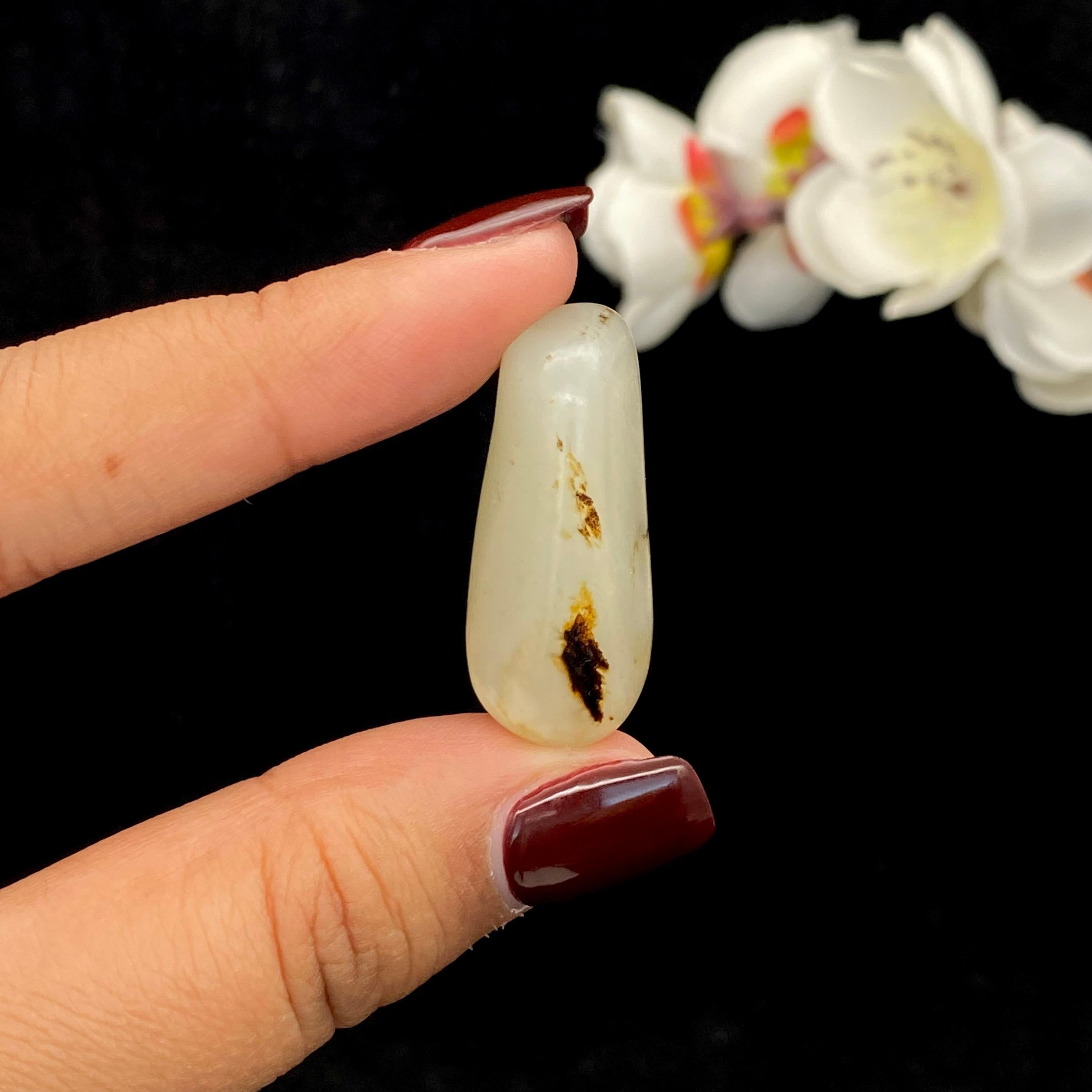 和田玉黑皮籽料原石(8.6g)