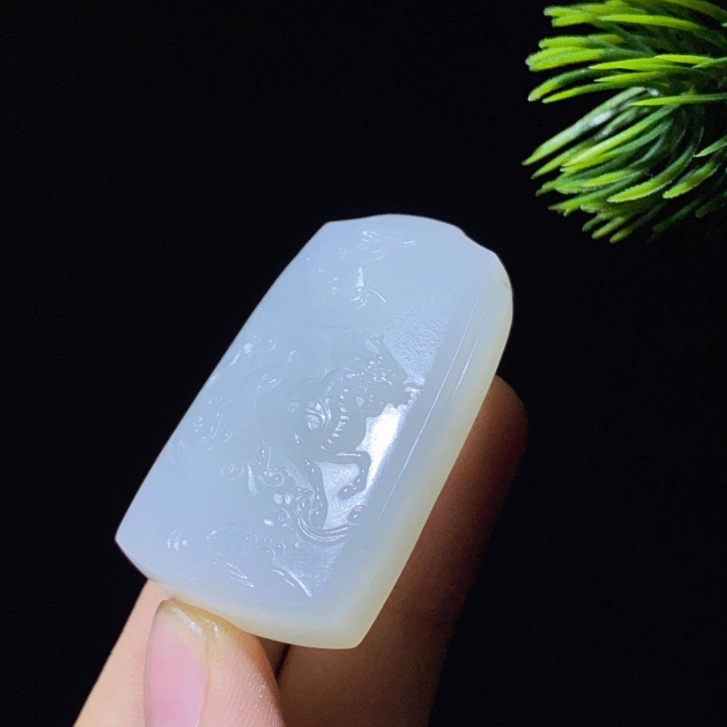 和田玉白玉麒麟挂件(26.4g)