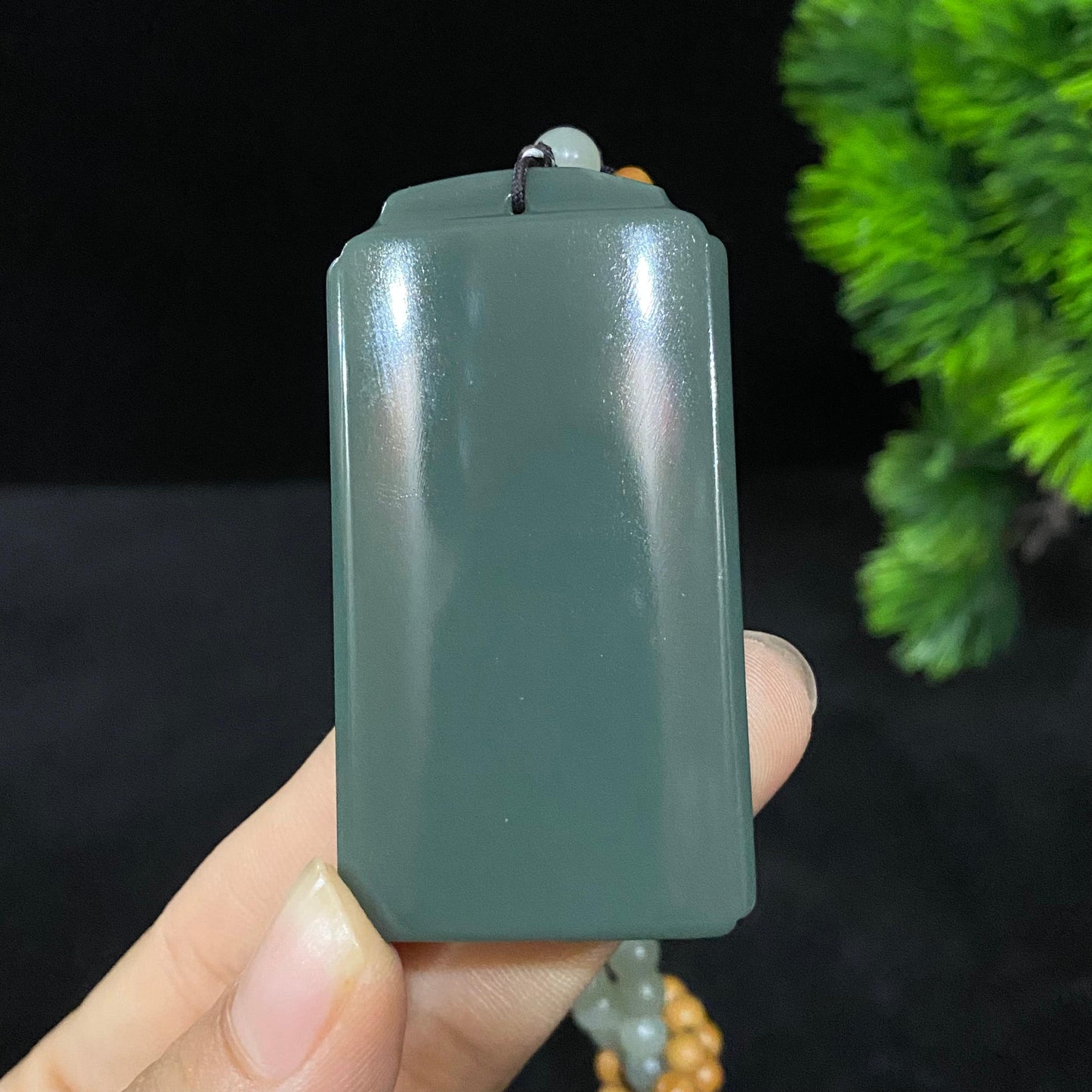 和田玉籽料沙枣青无事牌挂件(71.4g)