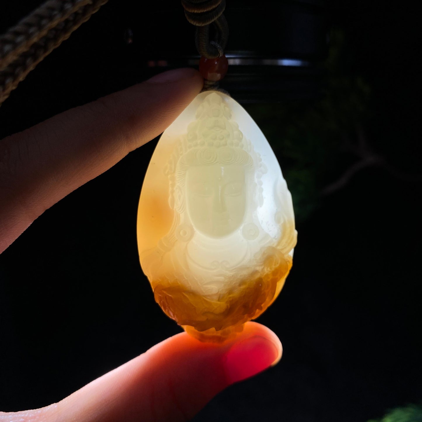 和田玉且末糖白观音(44.3g)