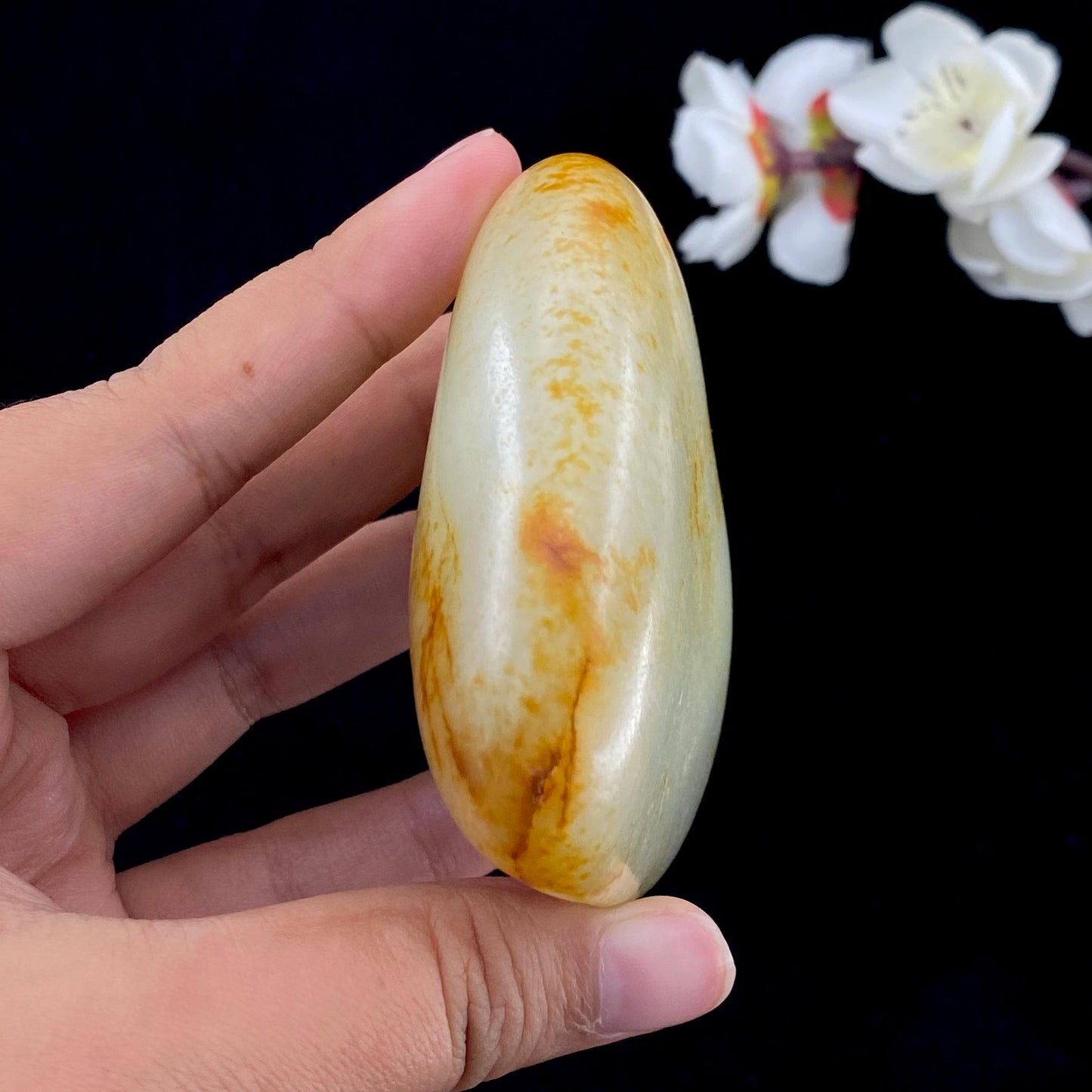 和田玉洒红皮青花底籽料原石(207.2g)