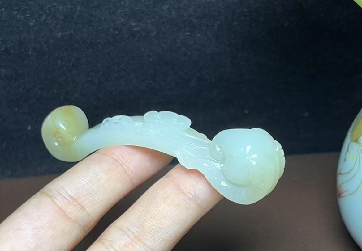 新疆和田玉且末糖料样样如意(22.8g)